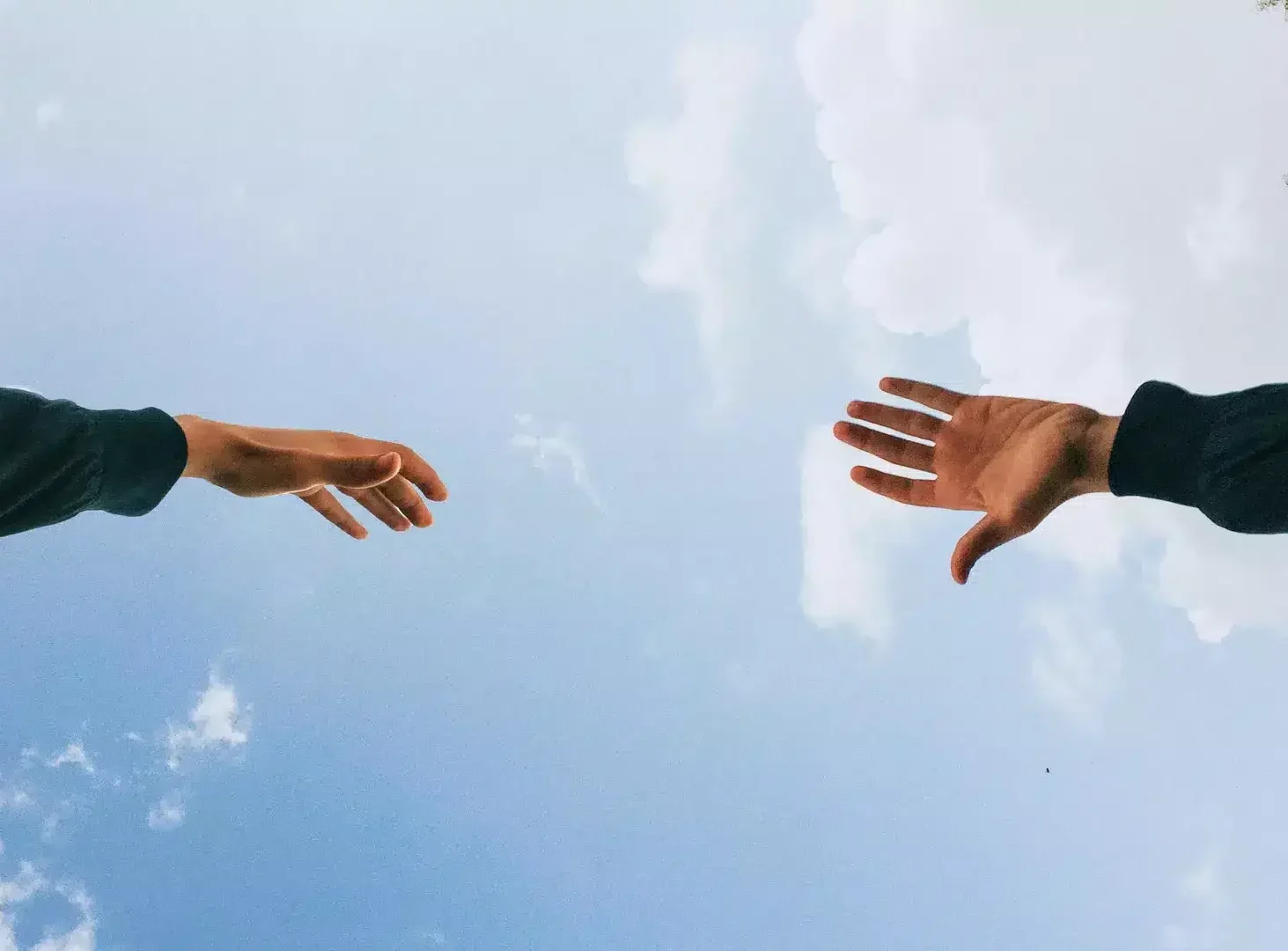 20240723-uebermorgen-zukunftsfest24-pageflow-3840x2160px-mood-hands